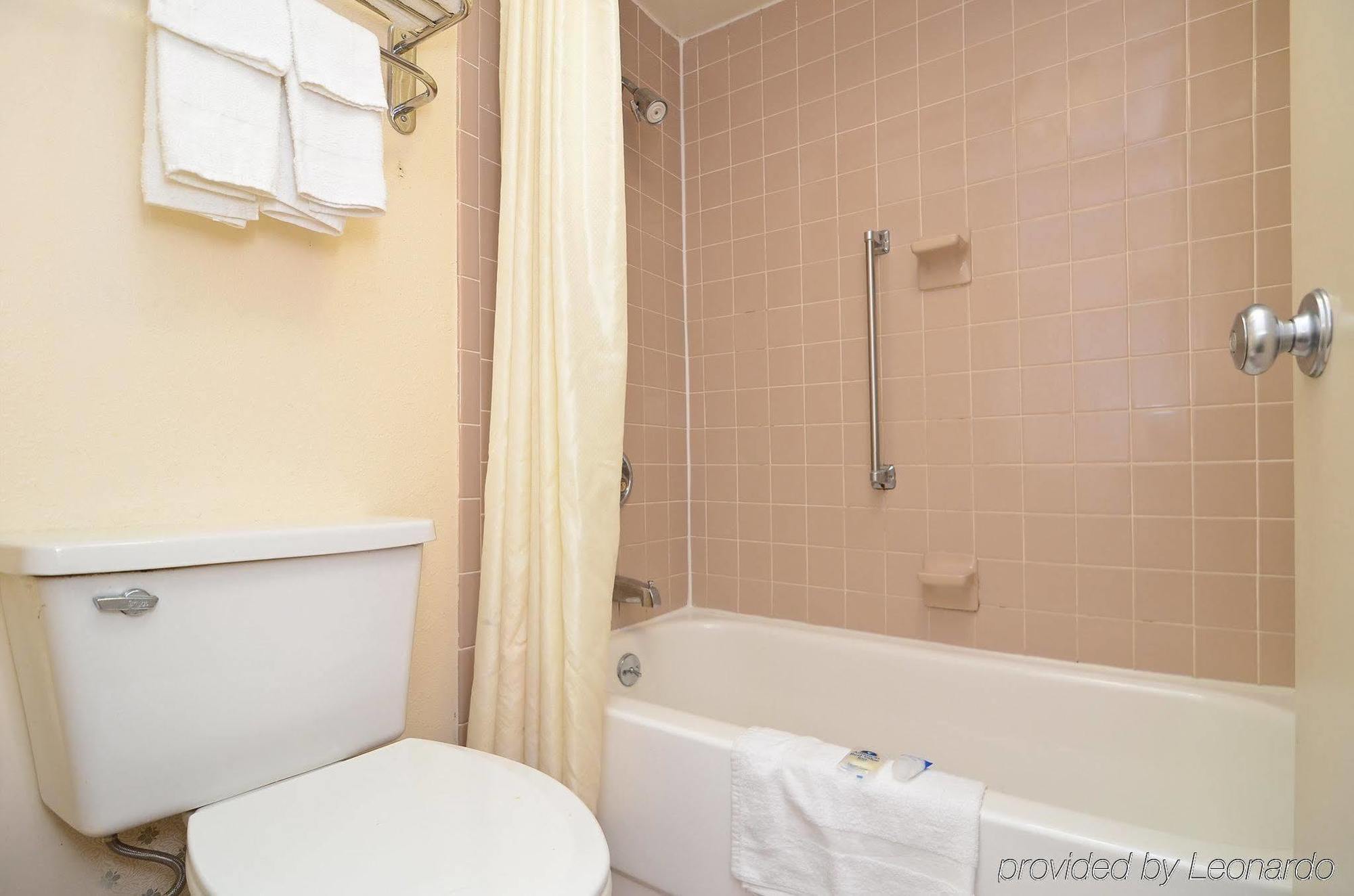 Rodeway Inn ナッシュビル 部屋 写真
